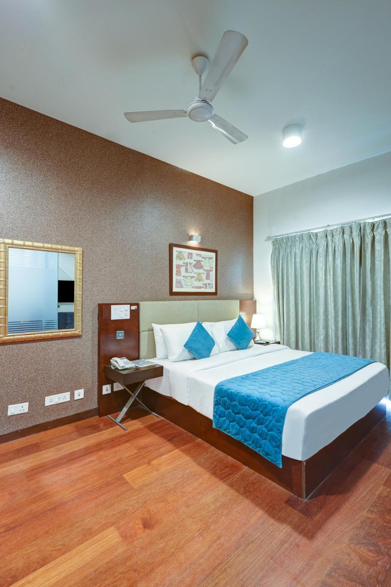 Hotel 91 By VIVID Gurgaon Buitenkant foto