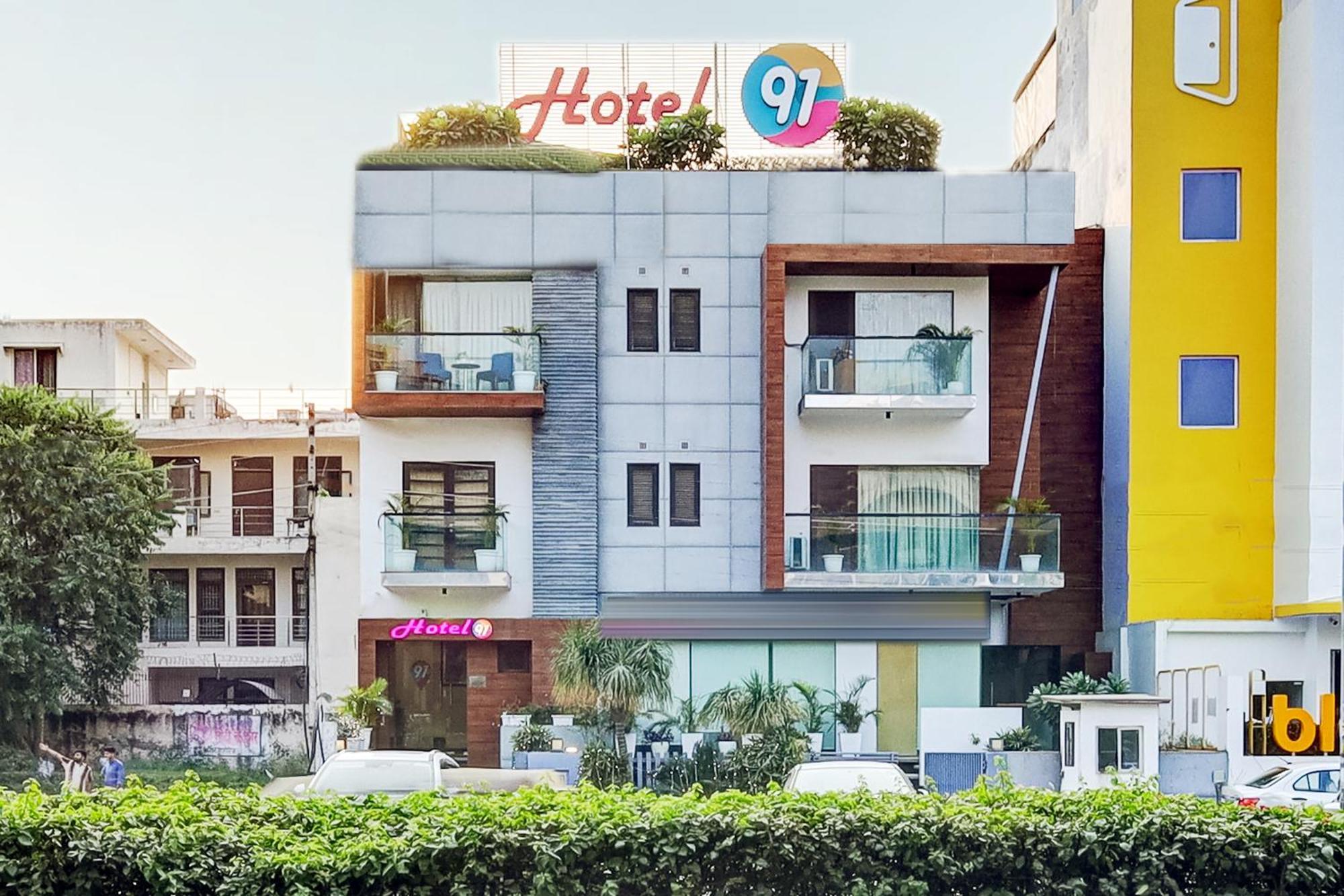 Hotel 91 By VIVID Gurgaon Buitenkant foto