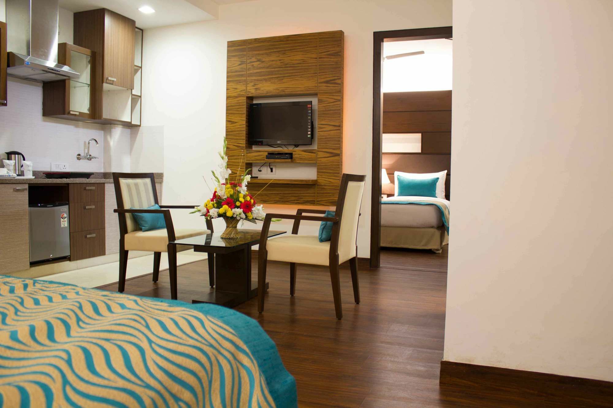 Hotel 91 By VIVID Gurgaon Buitenkant foto